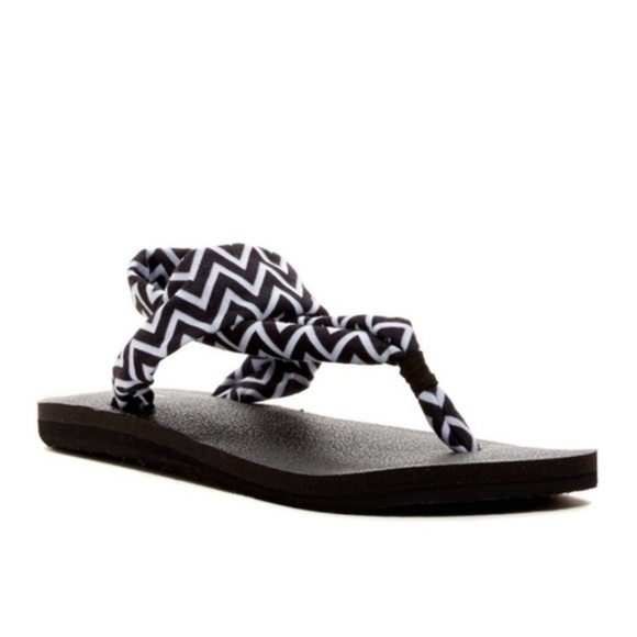 New Sanuk Sling Sandal Flip Flop Chevron - Picture 1 of 3